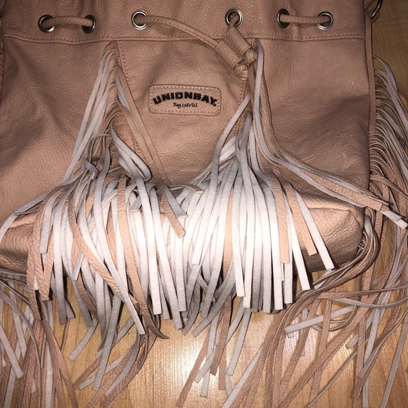 Tassel Purse. - Picture 4 of 7